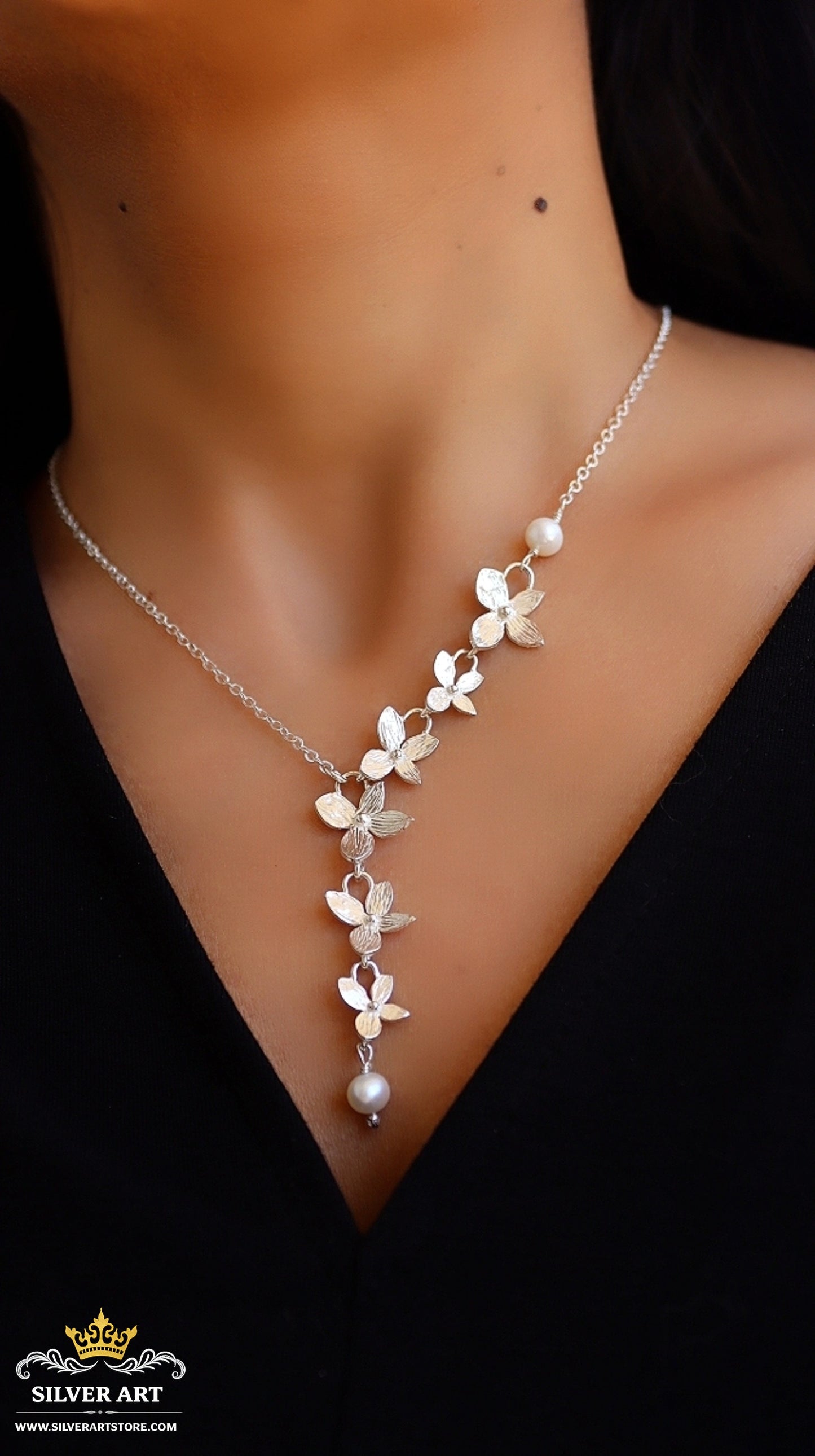 Delicate Flowery Necklace
