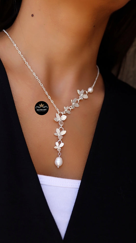 Delicate Flowery Necklace