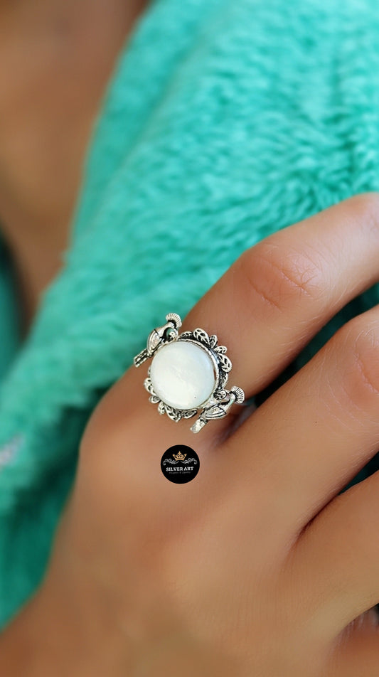 Mother Of Pearls Hoopoe Ring
