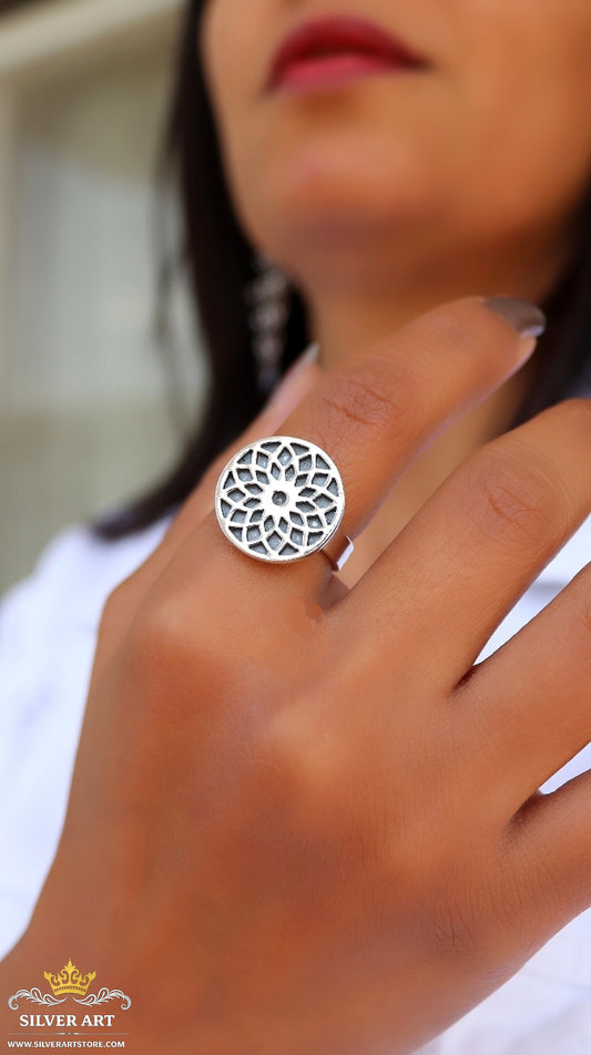 Dazzling Ring